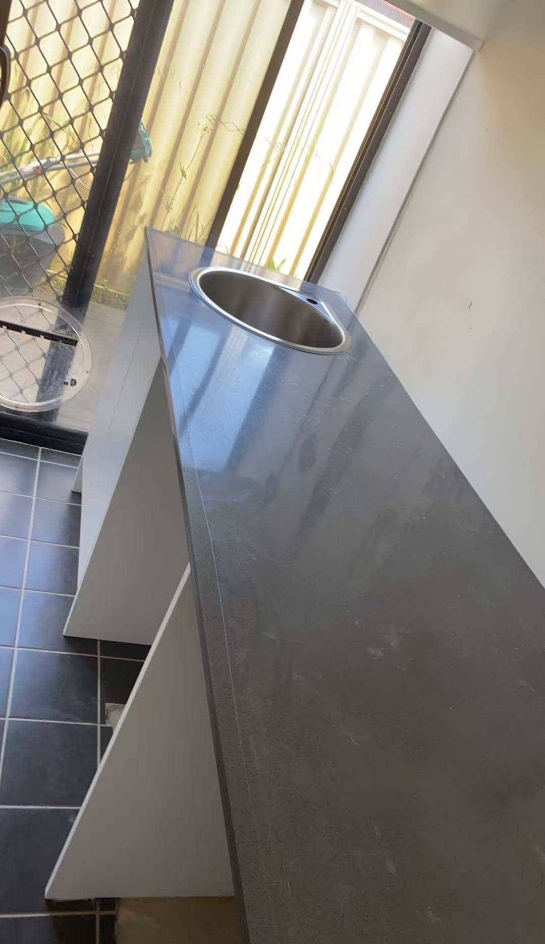 Grey Veined Engineered Quartz